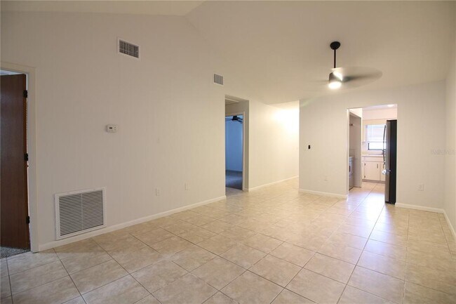 Foto del edificio - 928 Winnie Ln
