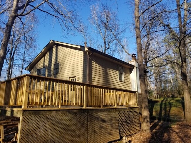 Building Photo - 1021 Sourwood Ct