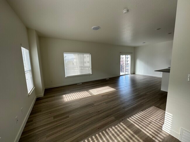 Foto del edificio - Autumn View Townhomes