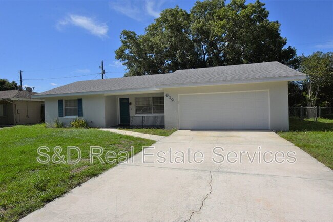 Foto del edificio - 612 Lake Ned Rd