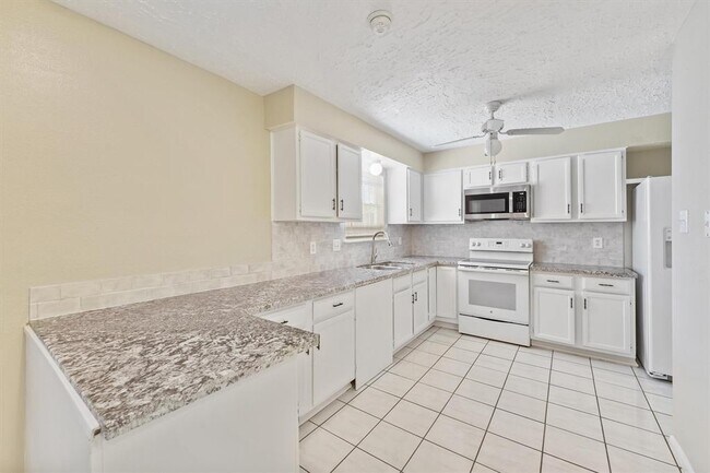 Building Photo - 1334 Great Dover Cir