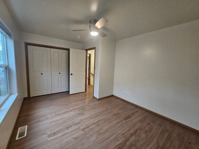 Building Photo - FOU1242