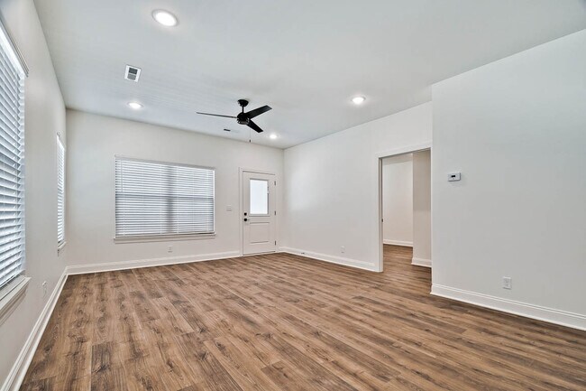 Foto del edificio - 271 Turnberry Ct