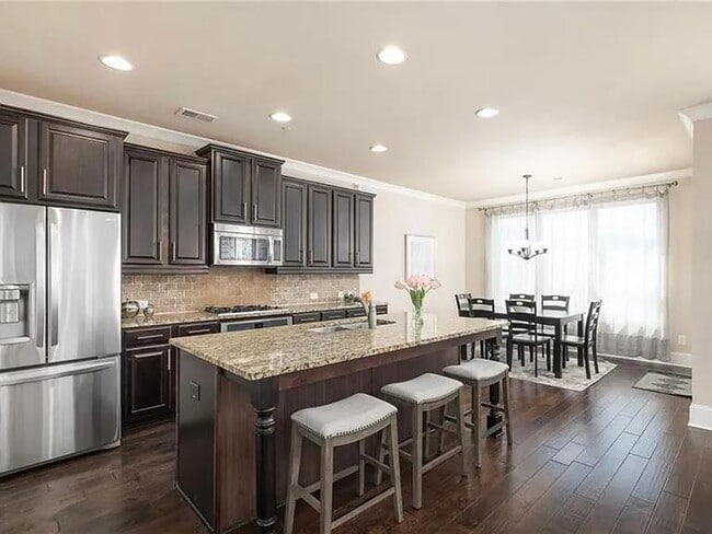 Building Photo - 7860 Highland Bluff