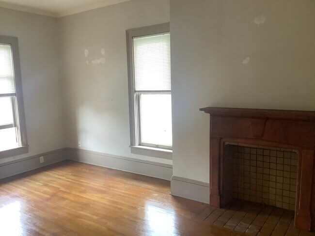 Building Photo - 516 N Broad St