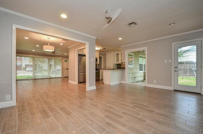 Foto del edificio - 5441 Schumacher Ln