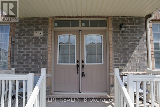Photo du bâtiment - 718 Anishinaabe Dr