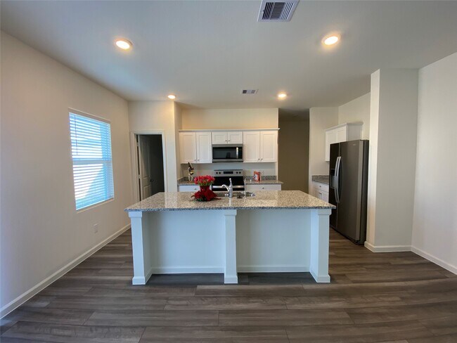 Foto del edificio - 3022 Spindletree Ln