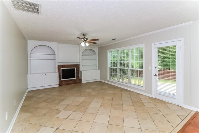 Building Photo - 2804 Nance Dr NW