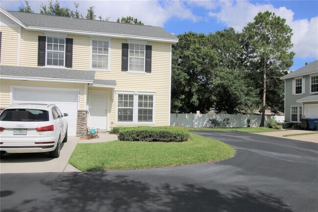 Building Photo - 13049 Thoroughbred Loop