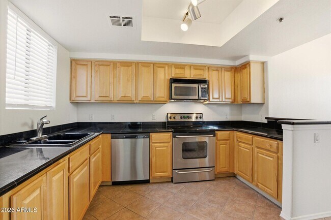 Building Photo - 4925 E Desert Cove Ave