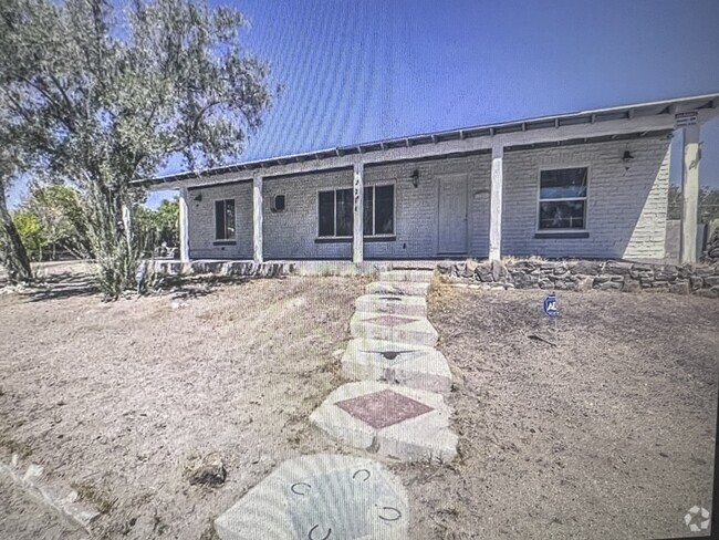 Building Photo - 2204 Fair Ave