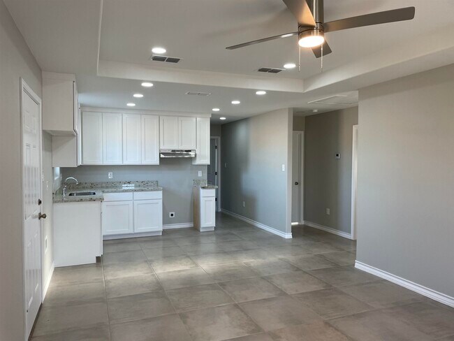 Building Photo - 709 Bluebeard Ct