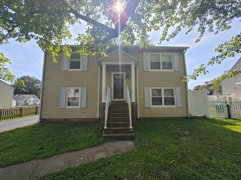 Primary Photo - 1430 Fortingale Cir