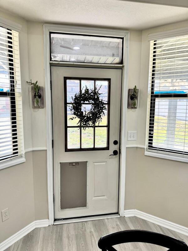 Building Photo - 863 Cambridge Dr