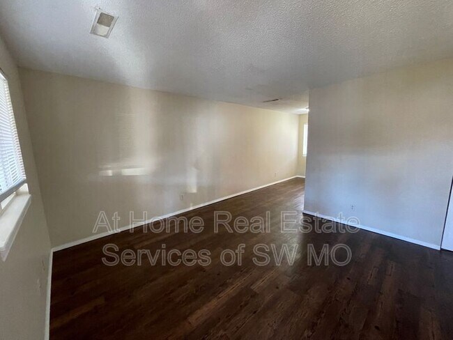 Foto del edificio - 510 W Scott St