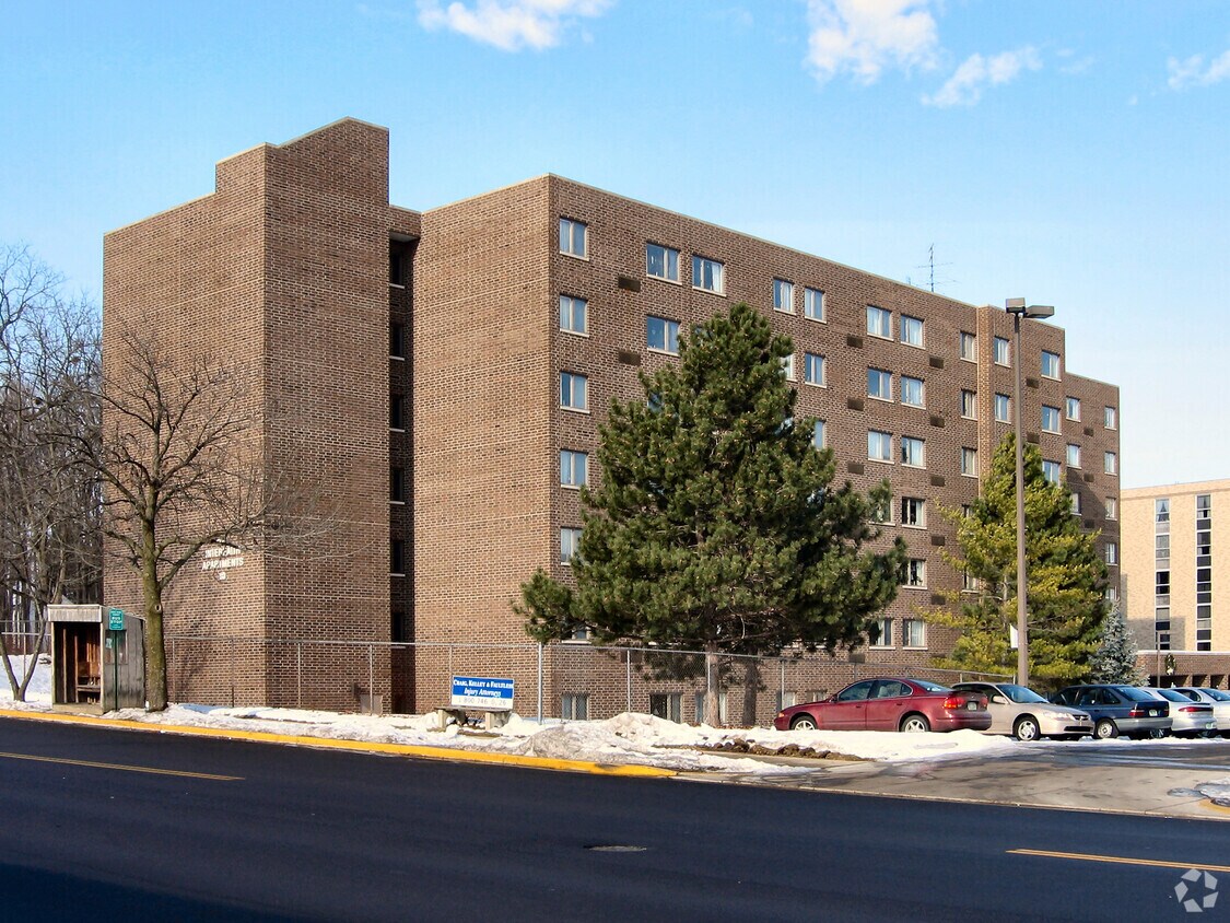 Vista hacia el noroeste en West Main Street - Interfaith Housing