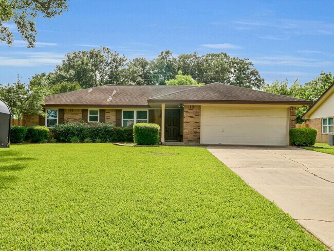 Building Photo - 805 Bluebonnet Ln