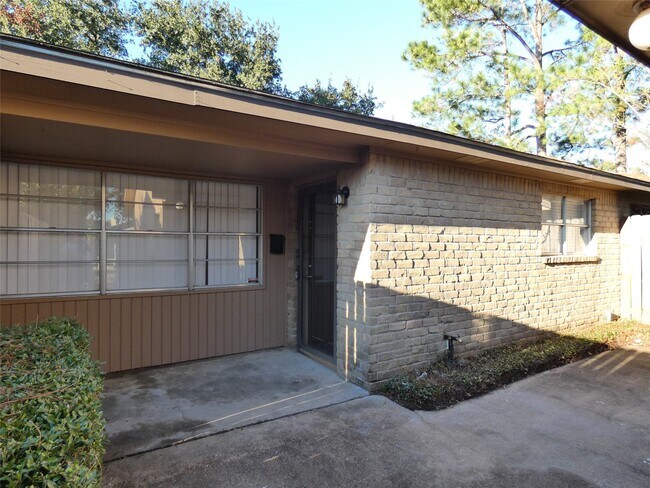 Foto del edificio - 610 Golfview Dr