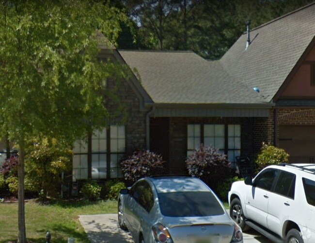 Village at Polo Crossings Apartments for Rent with a Swimming Pool