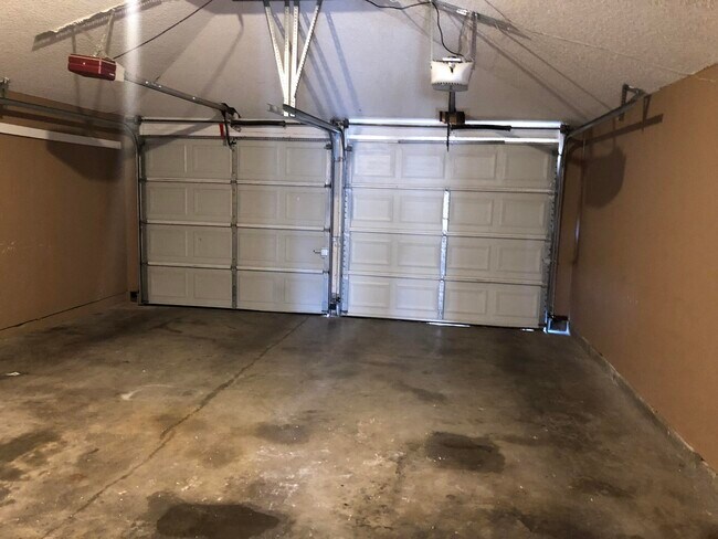 Building Photo - 712 Porras Dr