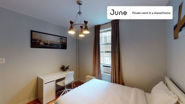Foto del edificio - Room in Shared 4 bed/1 bath home