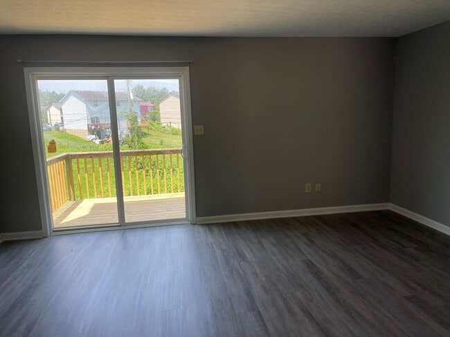 Building Photo - 1230 Clear Ridge Ln