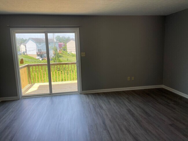 Foto del edificio - 1230 Clear Ridge Ln