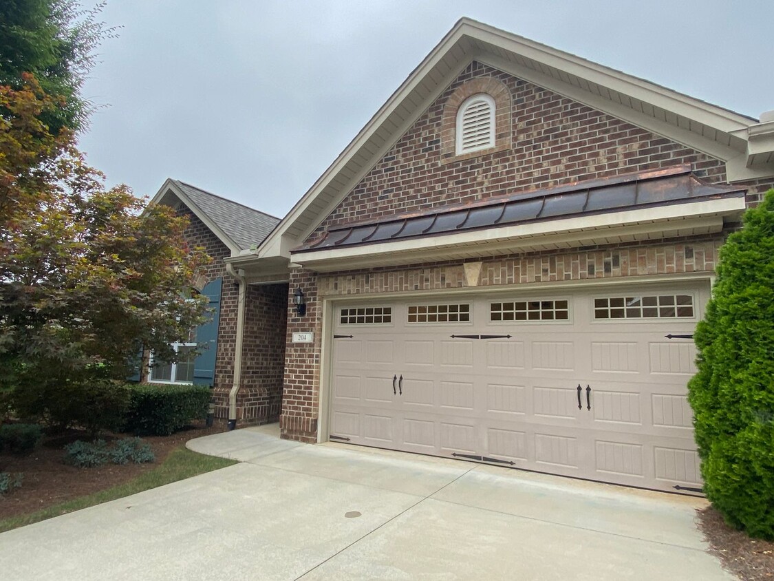 Primary Photo - 3 Bedroom, 2 Bathroom Townhome in Winston-...