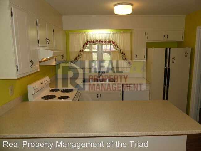 Building Photo - 3 br, 2 bath House - 4 Woodcreek Ct.