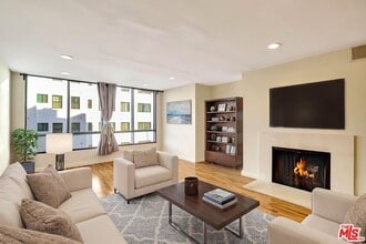 Building Photo - 1900 Vine St