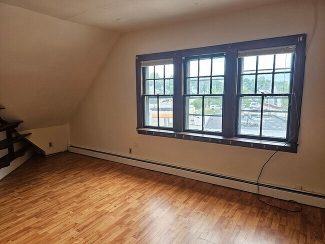 Building Photo - 271 Nashua Street