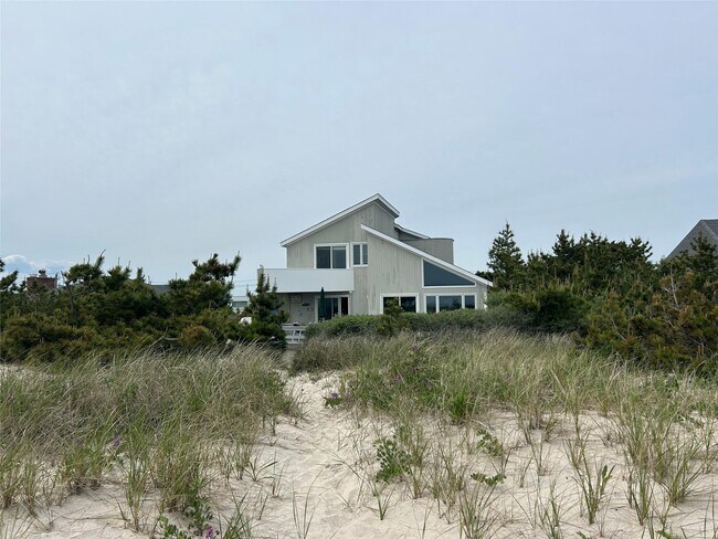 Foto del edificio - 643 Dune Rd