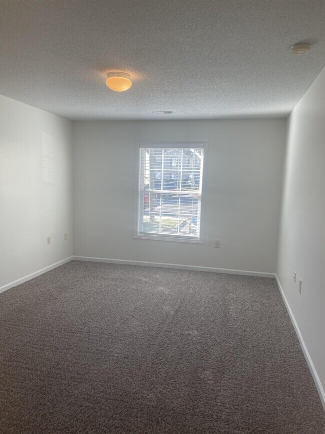 Building Photo - 2630 Guyer St