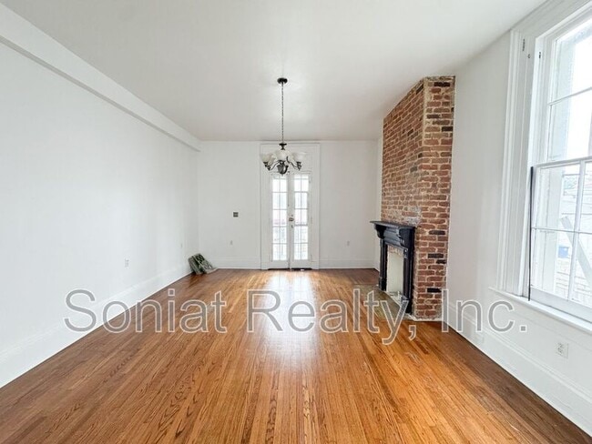 Foto del edificio - 1621 Crete St