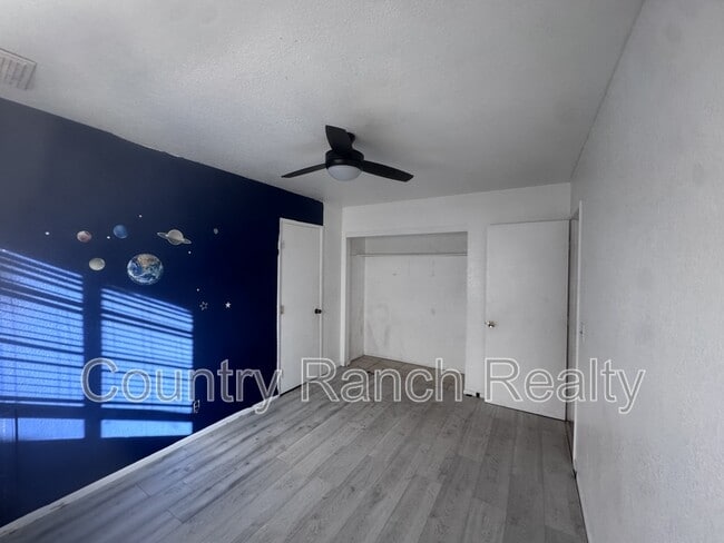 Building Photo - 5718 Sunrise Dr