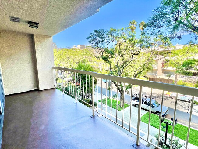 Foto del edificio - 441 N Oakhurst Dr
