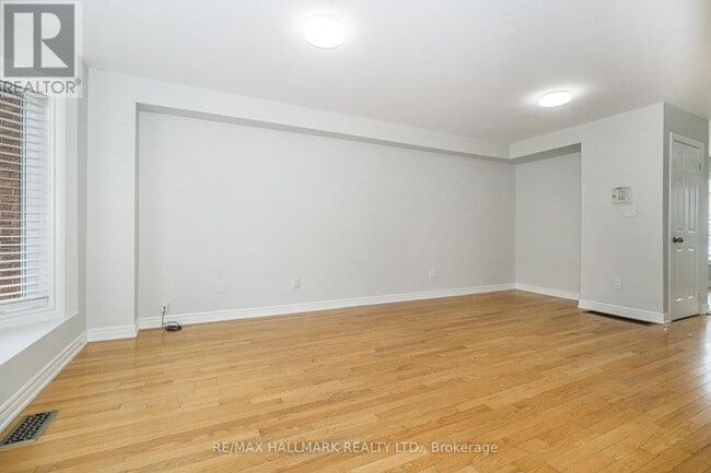 Building Photo - 125 Viella St