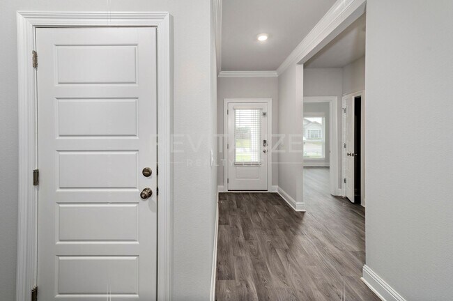 Building Photo - 14531 Dayton Cir