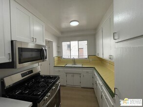 Building Photo - 1057 S Genesee Ave