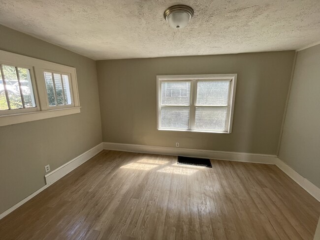 Building Photo - 430 Wayne Ave