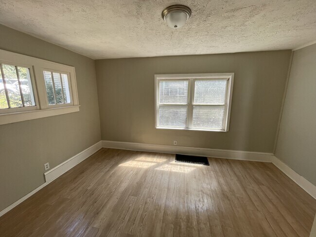 Foto del edificio - 430 Wayne Ave