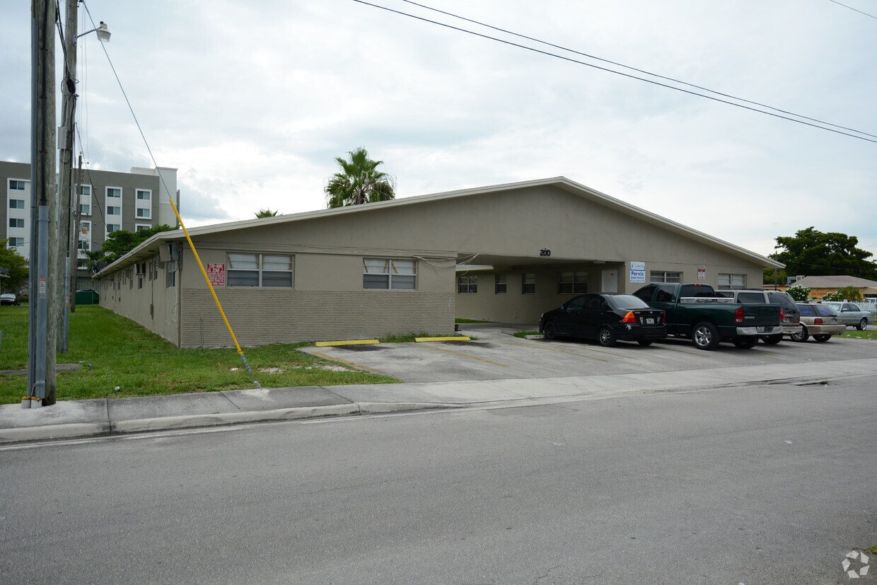 Building Photo - Perviz Apartments