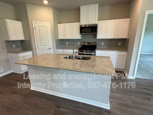 Building Photo - 226 Oak Heights