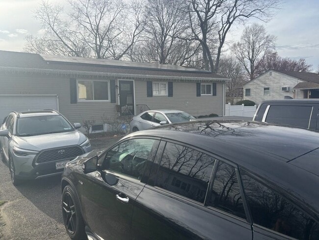 Building Photo - 1159 Joselson Ave
