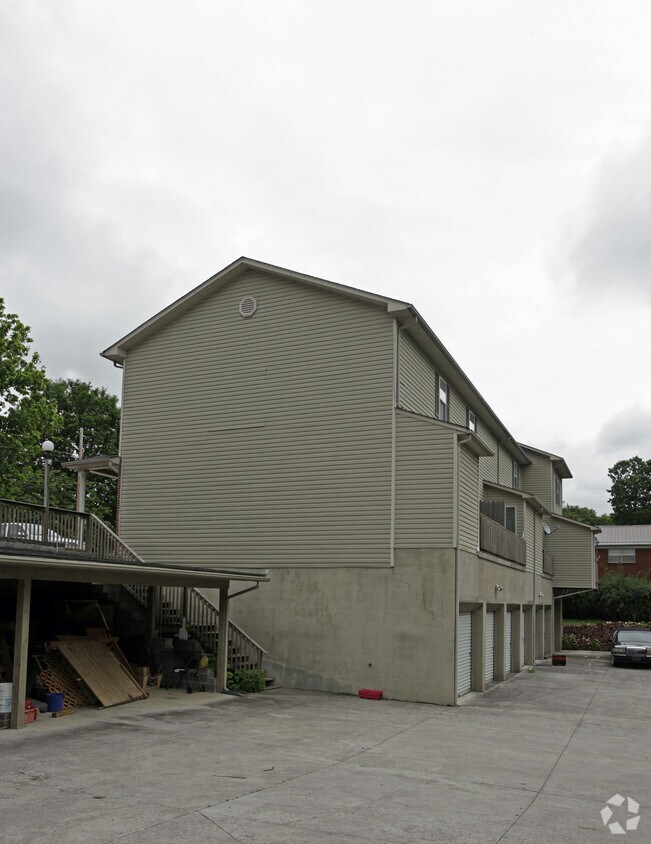 Building Photo - 1401 Old Knoxville Rd