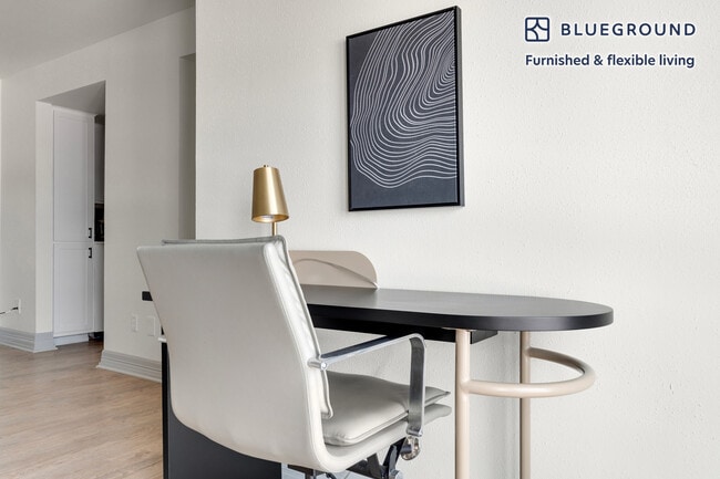 Foto del edificio - 201 E 4th St