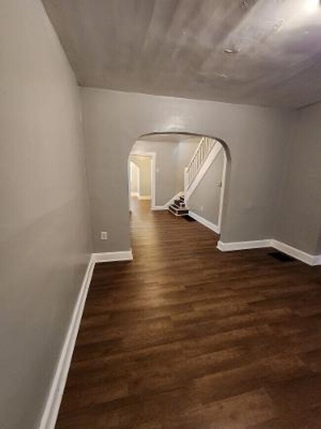 Foto del edificio - One Bedroom Duplex Home Near S Keystone Ave & Prospect St