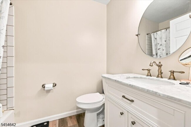 Foto del edificio - 971 Bloomfield Ave