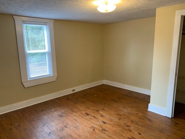 Foto principal - 109 1/2 Tuggle Street